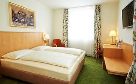 Landzeit Autobahn-Restaurant Steinhaeusl Bei Wien